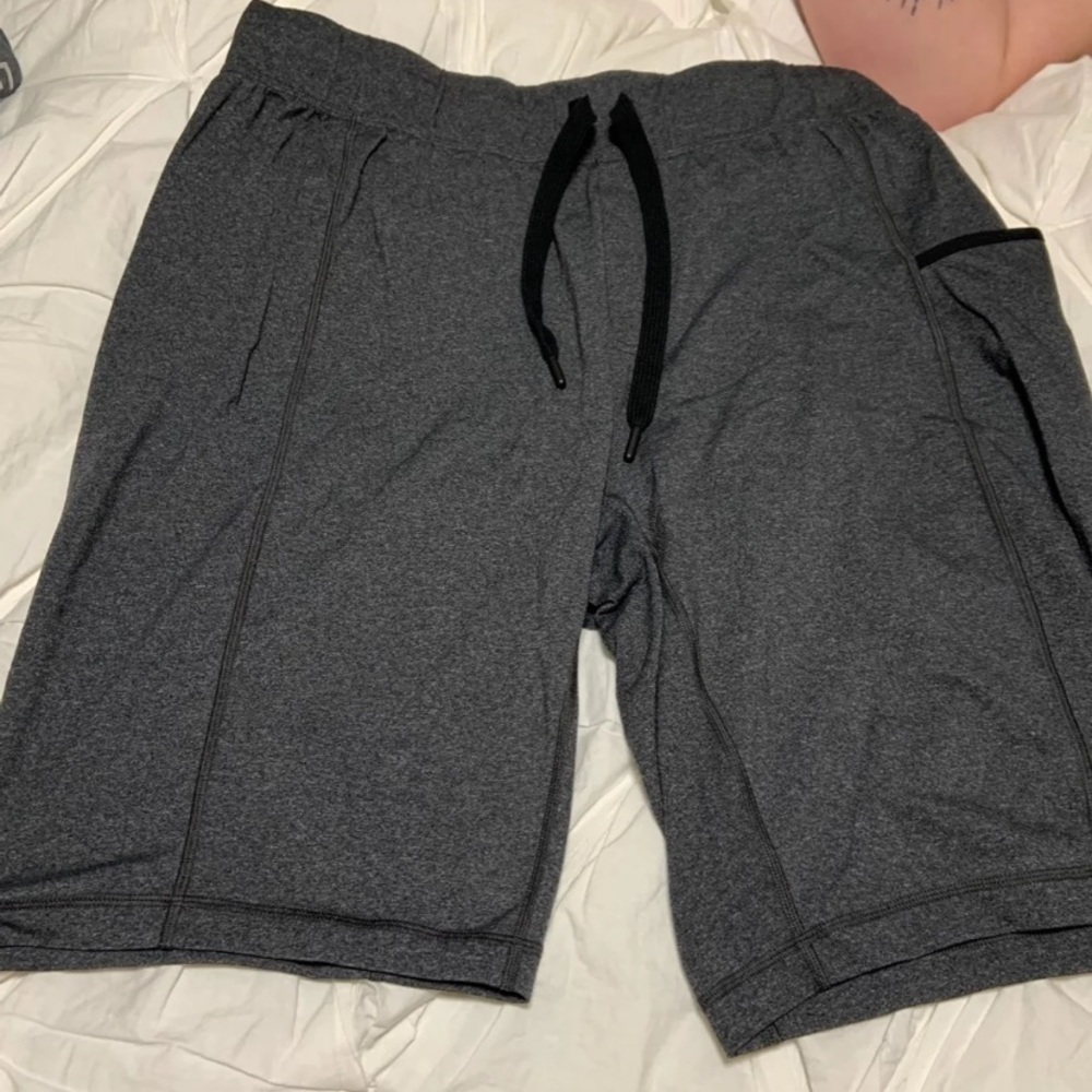 Men’s Lulu shorts
